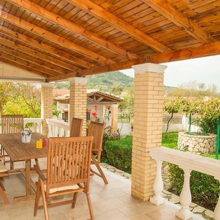 Countryside Villa Lisa 俄蒙尼斯 外观 照片