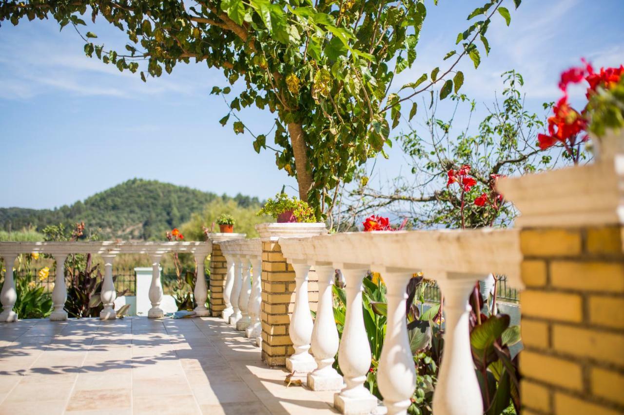 Countryside Villa Lisa 俄蒙尼斯 外观 照片